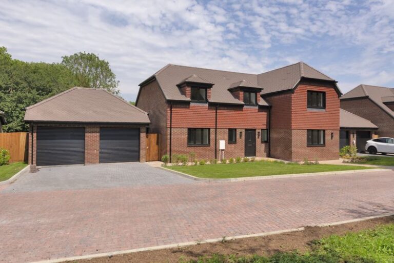 BRAND NEW DETACHED FAMILY HOME – Pepingstraw Close, Offham, West Malling, ME19 5PB