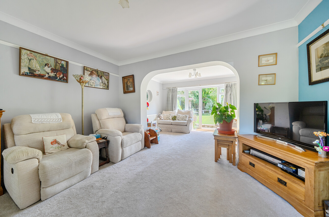 SittingRoom2.jpg