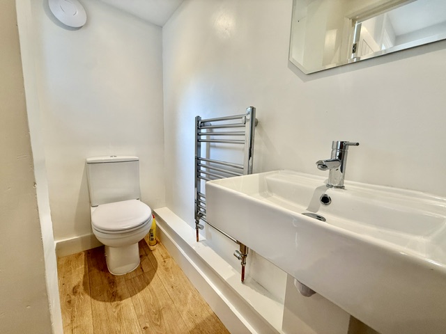 bathroom2.jpeg