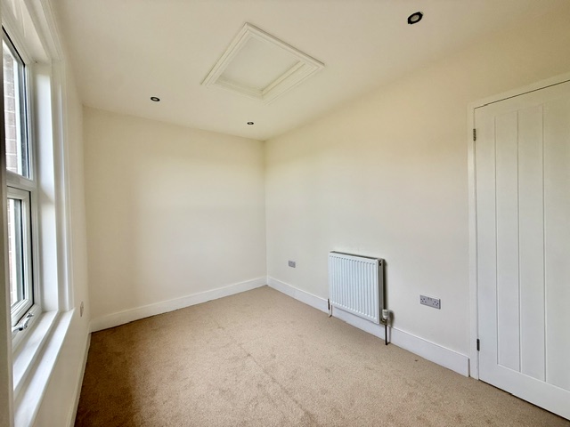 bedroom2.jpeg