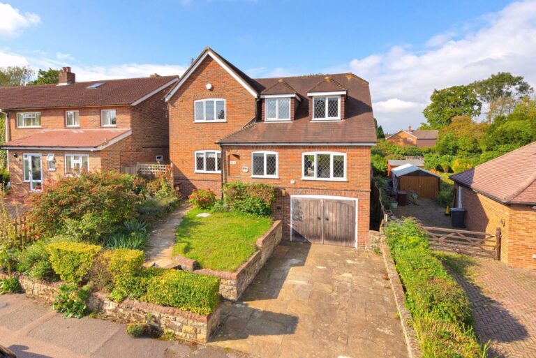 Deakin Leas, Tonbridge, TN9
