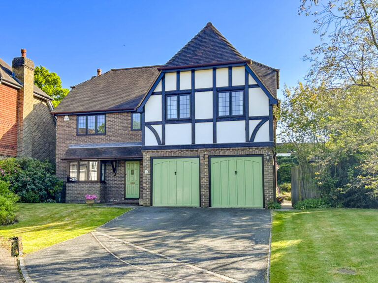 Lynwood, Groombridge, TN3