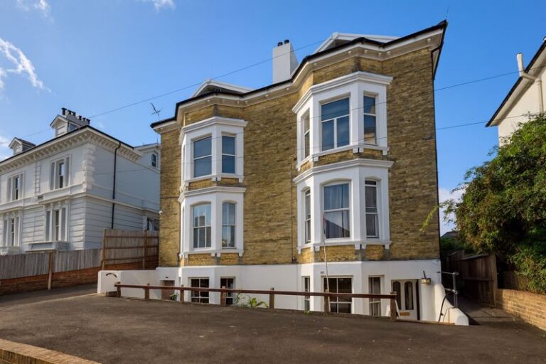 Beulah Road, Tunbridge Wells (no chain)