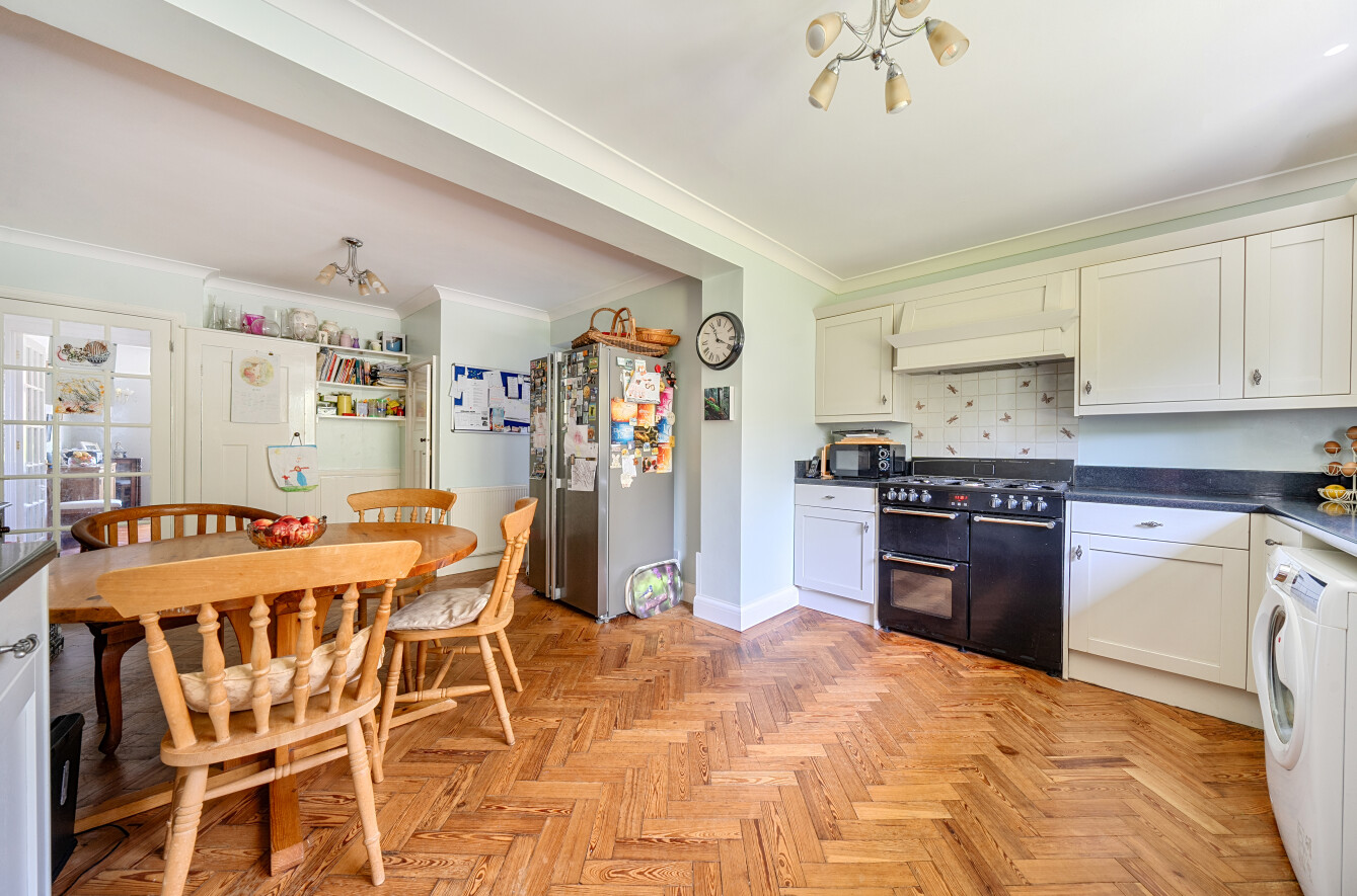 kitchen2.jpg